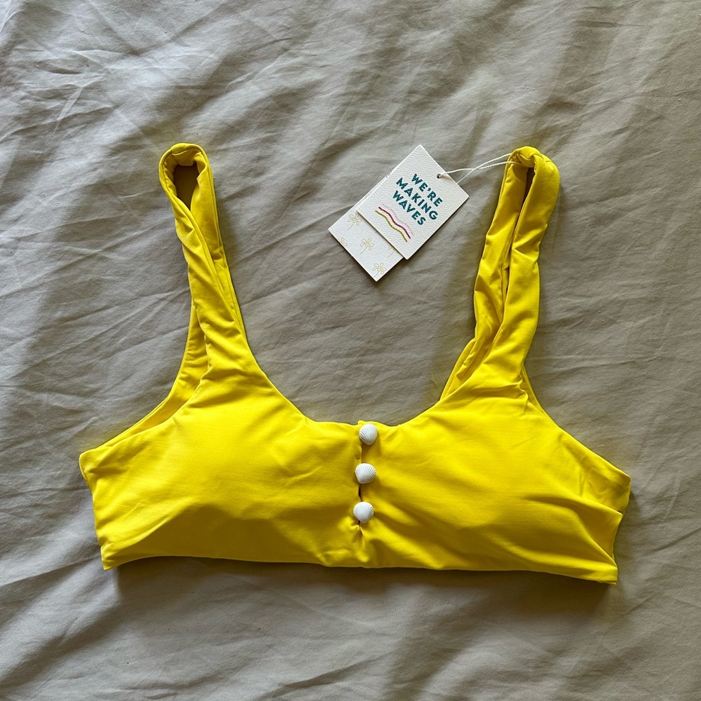NWT Dippin’ Daisy’s Bikini Top Large